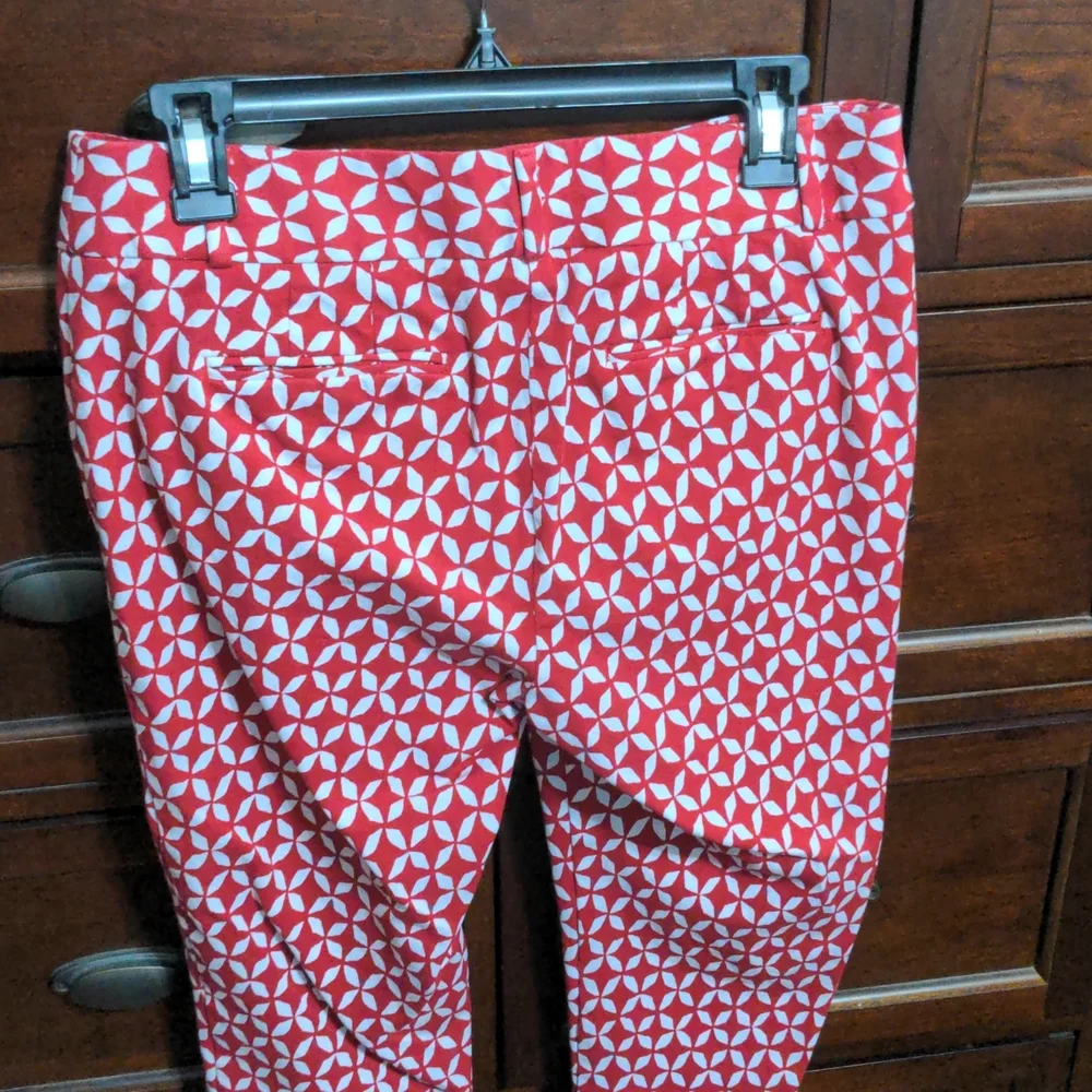 Ann Taylor Loft Women's Red & White Julie Skinny Pants. Size 6 P - Picture 3 of 7